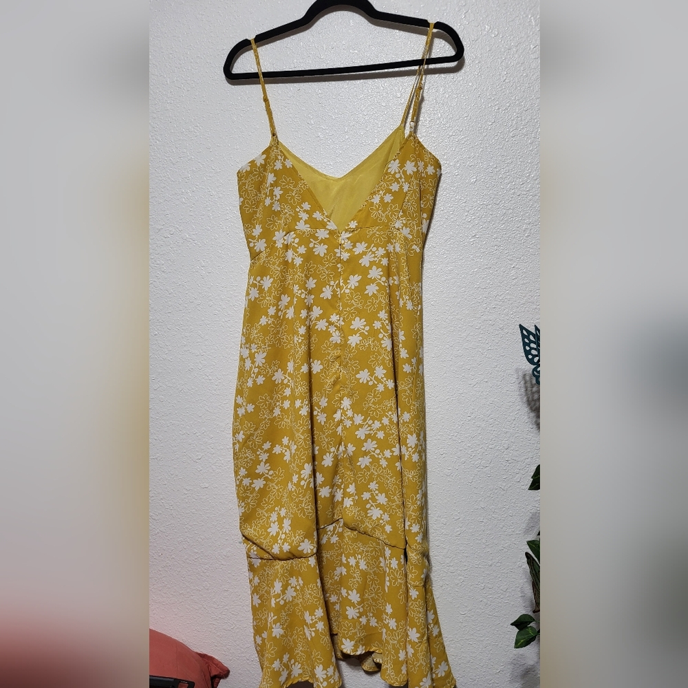 Yellow Floral Ruched Dress - Picture 3 of 3
